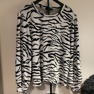 Social Standard By Sanctuary Black and White Animal Print Sweater Size XXL